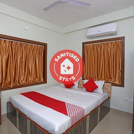 Oyo 17187 Urban Casa Hotel Calcutta Buitenkant foto