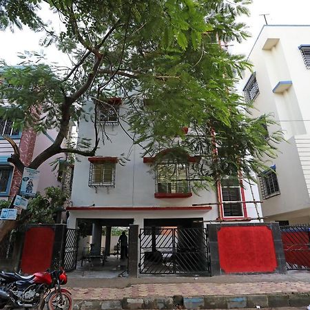 Oyo 17187 Urban Casa Hotel Calcutta Buitenkant foto