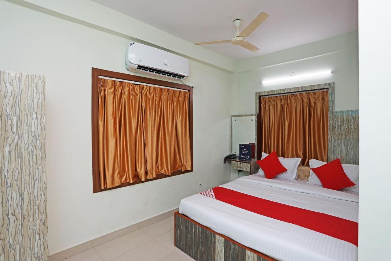 Oyo 17187 Urban Casa Hotel Calcutta Buitenkant foto