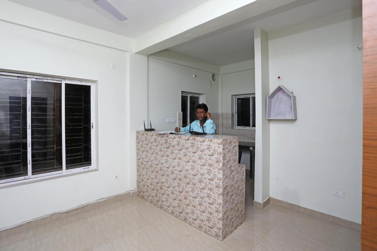 Oyo 17187 Urban Casa Hotel Calcutta Buitenkant foto