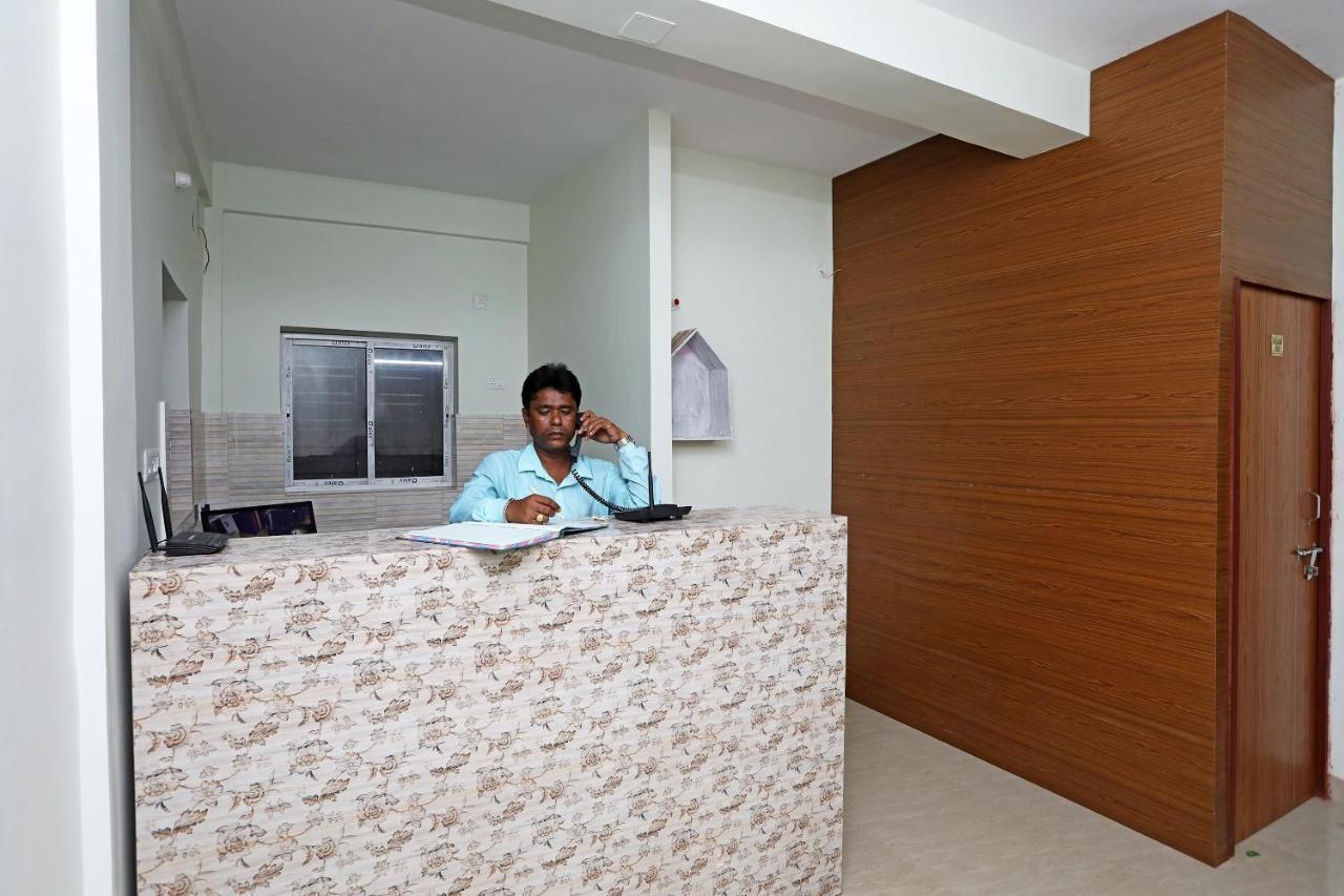 Oyo 17187 Urban Casa Hotel Calcutta Buitenkant foto